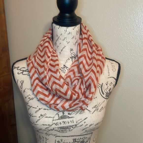 Chevron Pattern Infinity Scarf - Picture 2 of 4